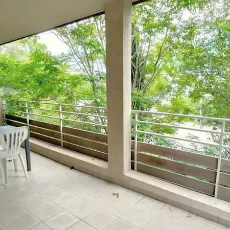 Lejlighed Grand F2 Avec Terrasse Spacieuse, Centre
