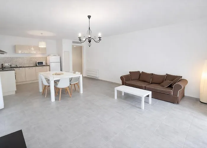 Grand F2 Avec Terrasse Spacieuse, Centre Lejlighed Corte (Corsica)