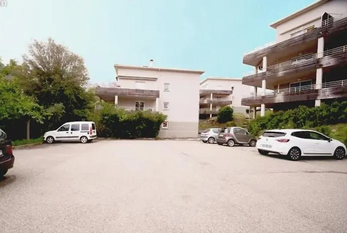 Grand F2 Avec Terrasse Spacieuse, Centre Lejlighed *