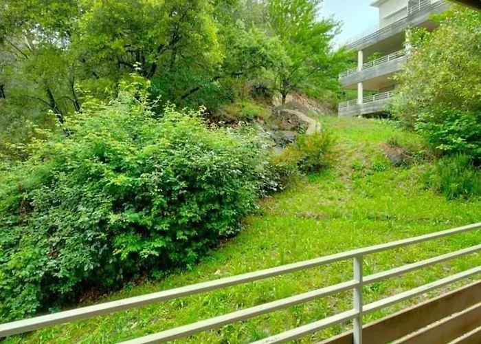 Grand F2 Avec Terrasse Spacieuse, Centre *